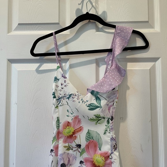 BLOGGERS FAVORITE Urban Outfitters Floral Ruffle Detail Flowy Dress - Picture 6 of 8